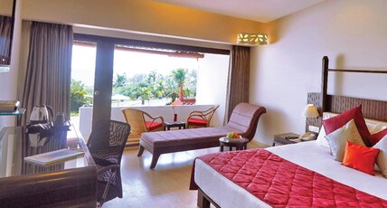 Gateway Varkala Room Type - Superior Garden View with Queen Bed