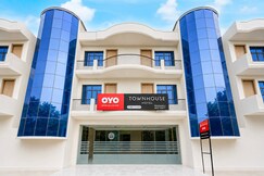 Address of Super Townhouse Prayagraj New Cantt Formerly White Colony
