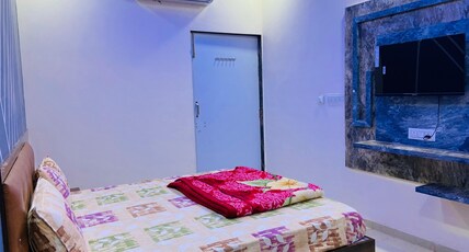 Hotel Shri Shyam Ka Sahara Room Type - Deluxe Room with Balcony Hotel Shri Shyam Ka Sahara Room Type - Deluxe Room with Balcony