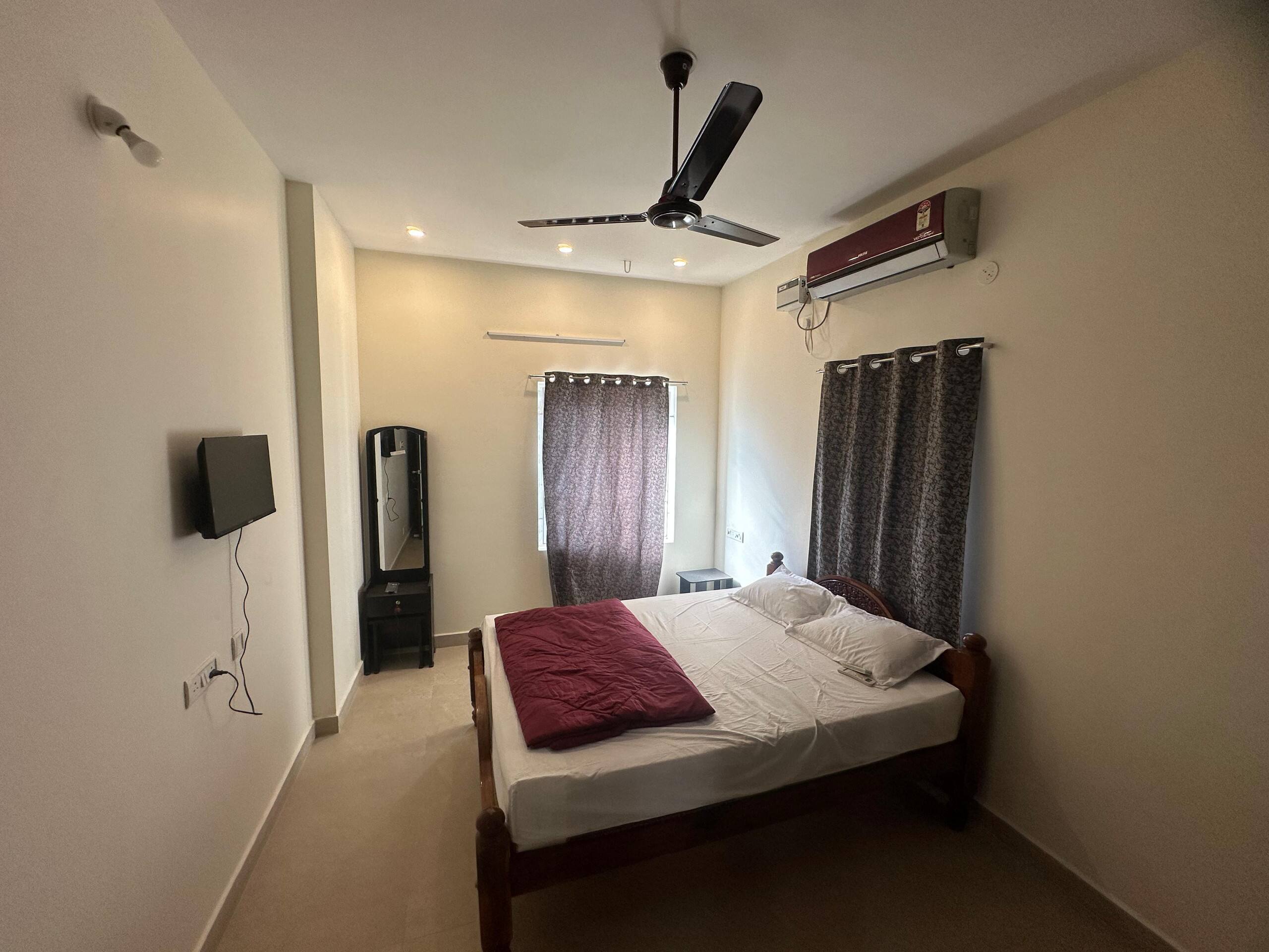 Gokul Homestays - Tap to explore photos