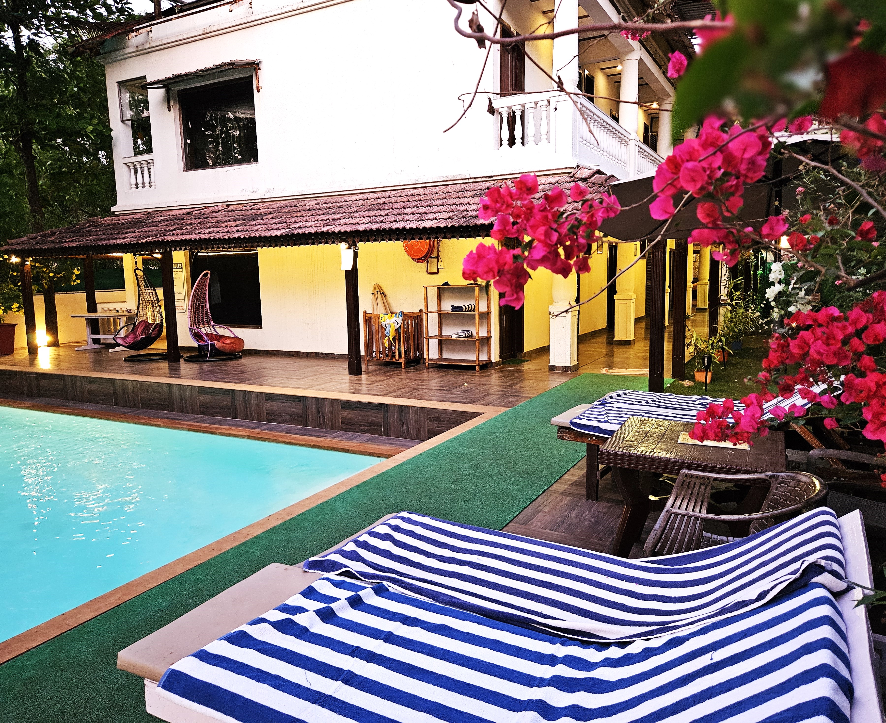 Shining Sand Beach Front Resort - Tap to explore photos