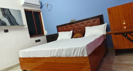 Hotel Vindhyavasini Room Type - AC Family room with bathroom
