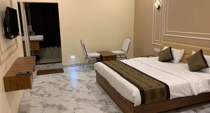 Hotel Shree Inn Room Type - Deluxe Room