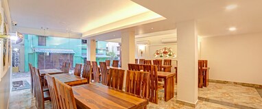 Treebo Lazystay Elite