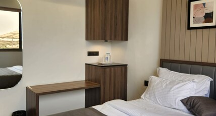 Hotel Lee Pride Room Type - Deluxe Ac