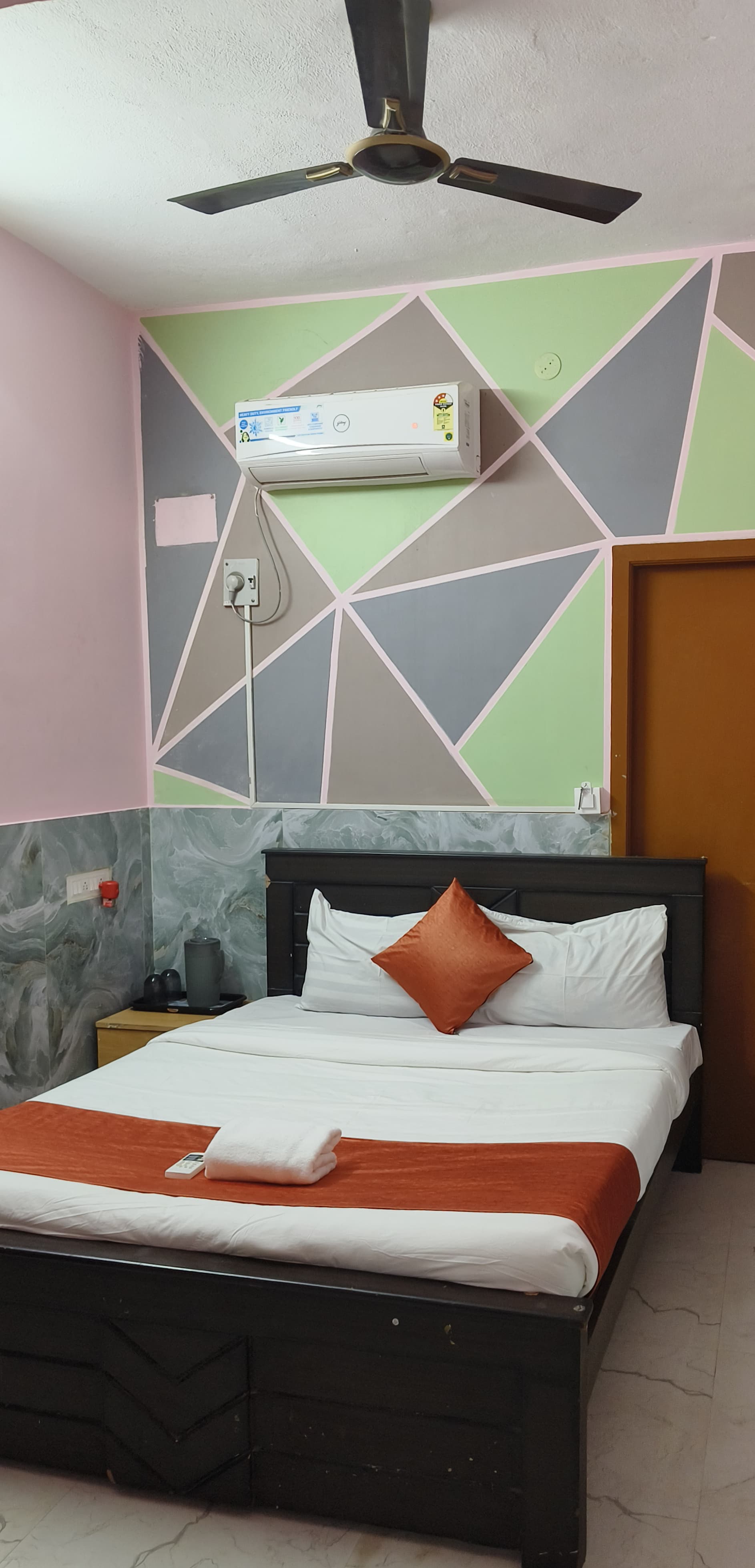 Spacious Homestay villa - Tap to explore photos