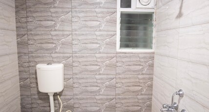 Z Express Anoop Room Type - Standard Queen