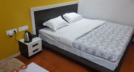 HITARTH HOTEL Room Type - Queen