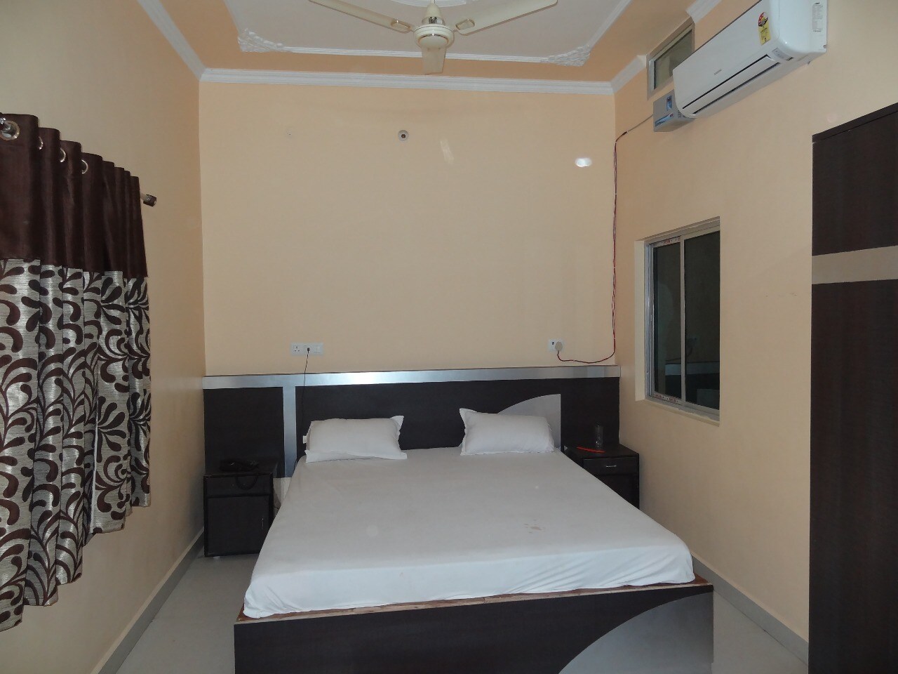 Hotel Kartik residency - Tap to explore photos