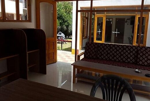 Hotel Lucky Kashmir 