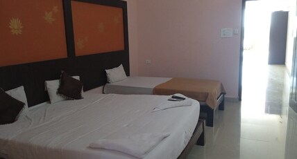 GRAND JP INN Room Type - 3 BED NON AC DELUXE ROOM