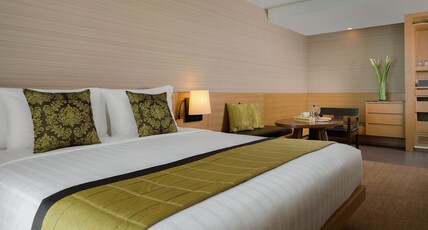 JC Kevin Sathorn Bangkok Hotel Room Type - Premier King Bed