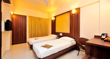 Hotel The Moneta (Near FC College) Room Type - Standard Twin Bed