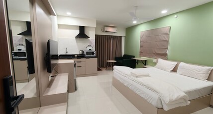 VALUENEST Room Type - Deluxe Studio King Room With Kitchenette