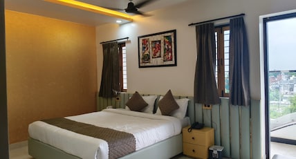 SAKSHAM HOTEL Room Type - Executive Rooms, Deluxe Rooms, Super Deluxe Rooms, Suite Rooms SAKSHAM HOTEL Room Type - Executive Rooms, Deluxe Rooms, Super Deluxe Rooms, Suite Rooms