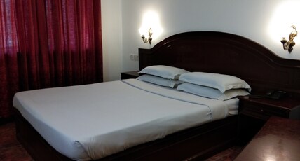 HOTEL RESIDENCY PARK - KAIRALI Room Type - Standard Room