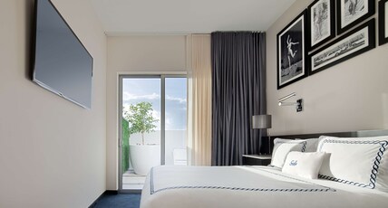 Gale South Beach, Curio Collection by Hilton Room Type - 1 KING TERRACE