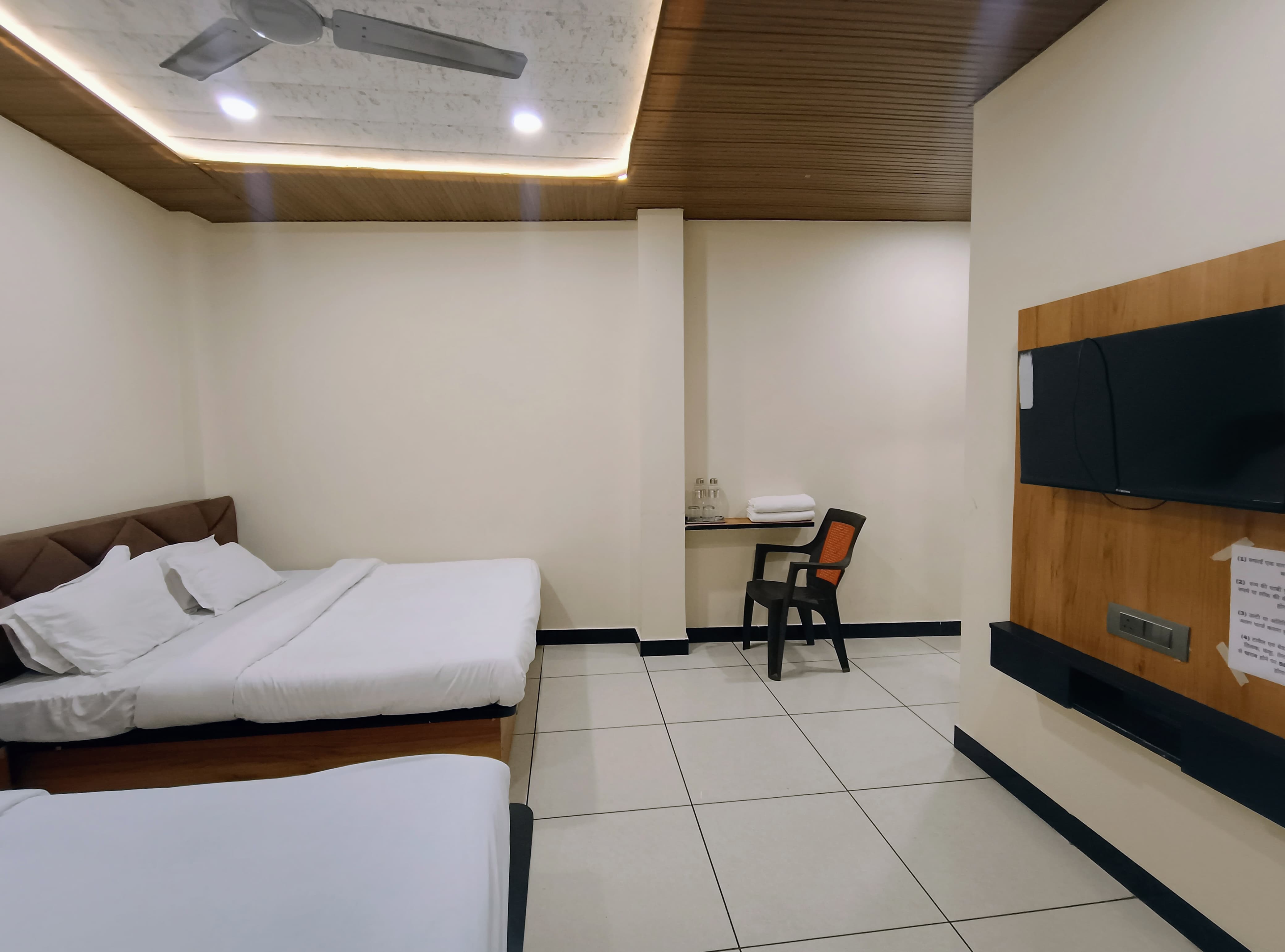 Hotel Shri Anaadi Palace - Tap to explore photos