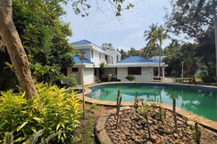 Happifistays Pool Villa