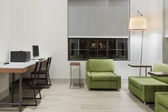 Holiday Inn Express & Suites NEAREST UNIVERSAL ORLANDO