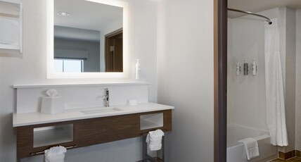 Hampton Inn & Suites Dallas-Arlington North-Entertainment District Room Type - 2 QUEEN STUDIO STE NONSMOK