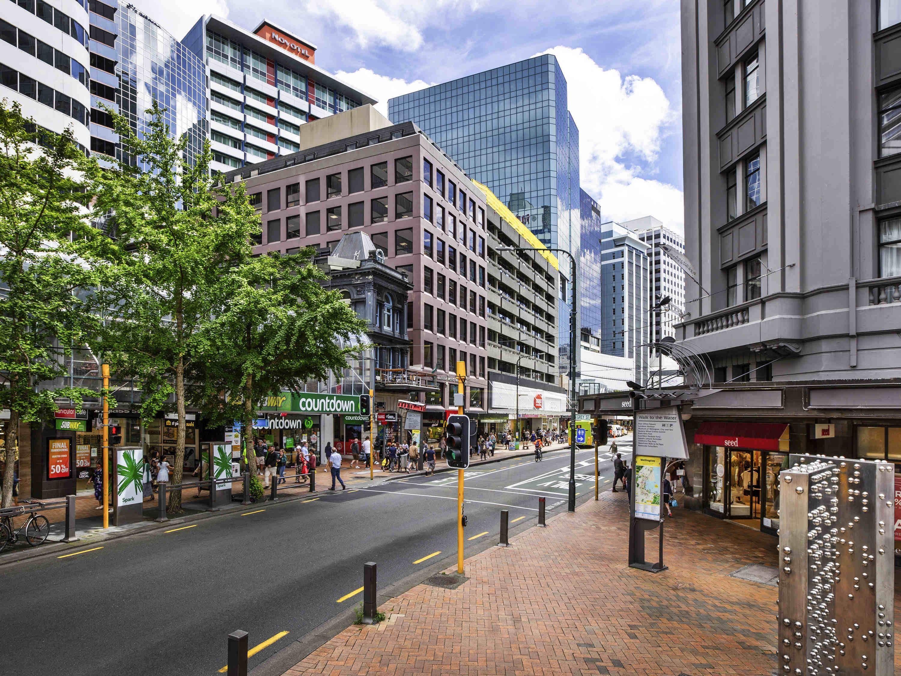 Novotel Wellington - Tap to explore photos