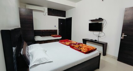 SHIVKRIPA STAY HOME Room Type - Tripple Bed AC room