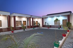 S B Resort Rooms & Restaurant