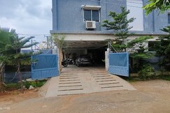 HOTEL ARUNA DWARAKA