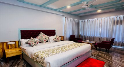 Apple Flower Room Type - Premium Room with balcony mountain view