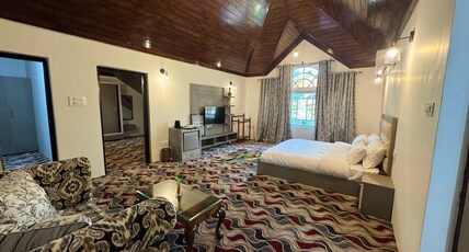 Souls Abode | Elegant Homestay near Dal Lake Room Type - Family Suite 2