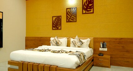 The Lake View Resort,Dhari Room Type - Deluxe Room