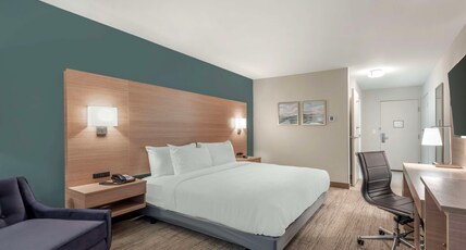 Best Western River Cities Room Type - Accessible - 1 King, Mobility Accessible, Bathtub, Microwave And Refrigerator, Wi-Fi, Non-Smoking, F Best Western River Cities Room Type - Accessible - 1 King, Mobility Accessible, Bathtub, Microwave And Refrigerator, Wi-Fi, Non-Smoking, F
