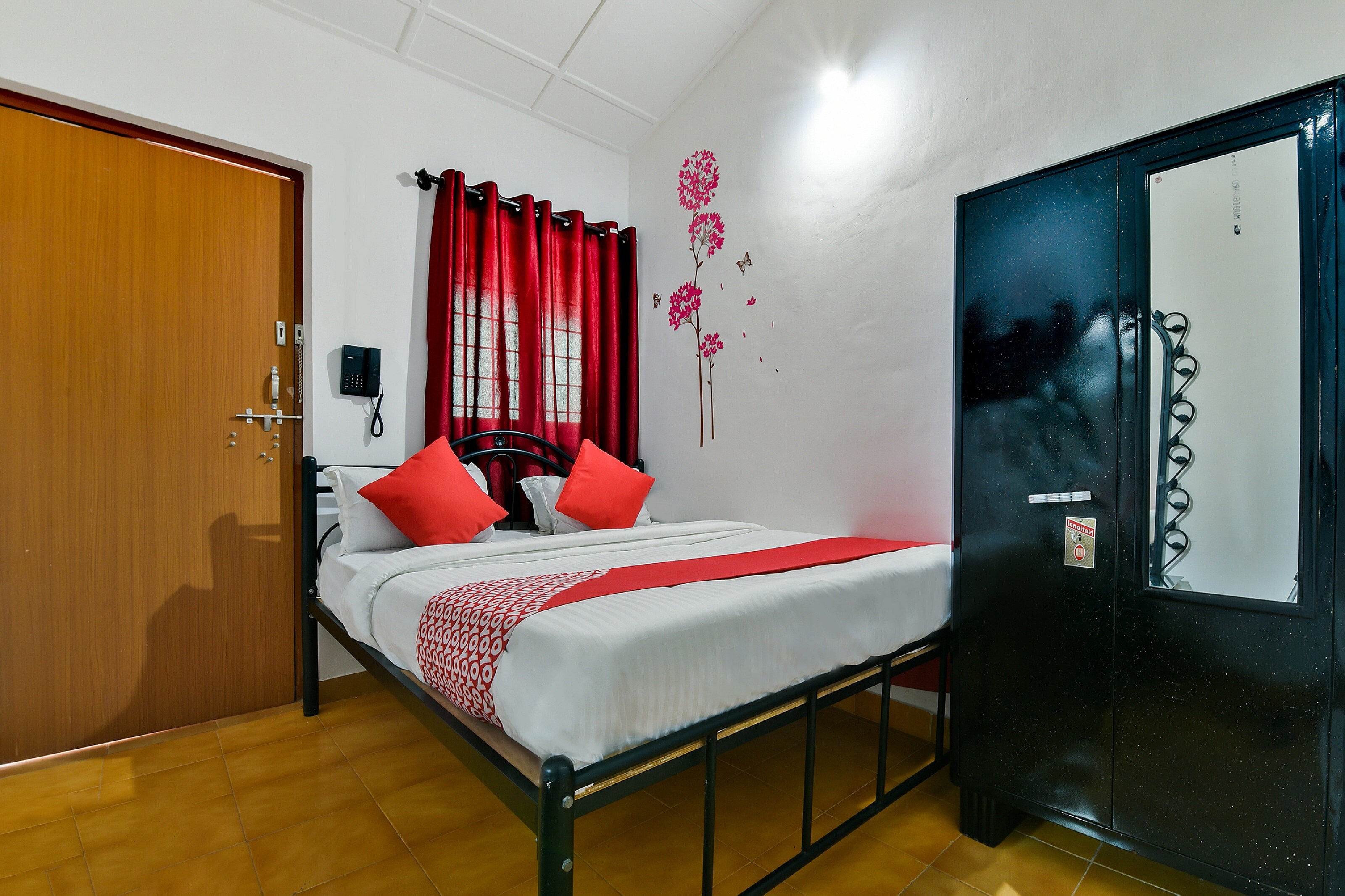 Hotel O Route Near Calangute Beach - Tap to explore photos