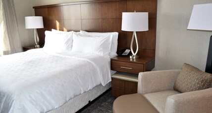 Staybridge Suites Red Deer North , an IHG Hotel Room Type - 1 Queen Bed Studio Suite