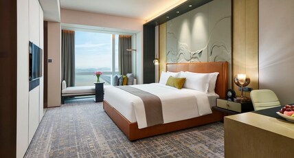 INTERCONTINENTAL ZHUHAI, an IHG hotel Room Type - 1 King Premium HkZhMo Bridge Sea View Club Access