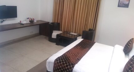 Shivana hills Room Type - Semi Deluxe Room (AC room)