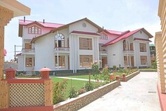 Hotel Al Azrah, Rajbagh Srinagar