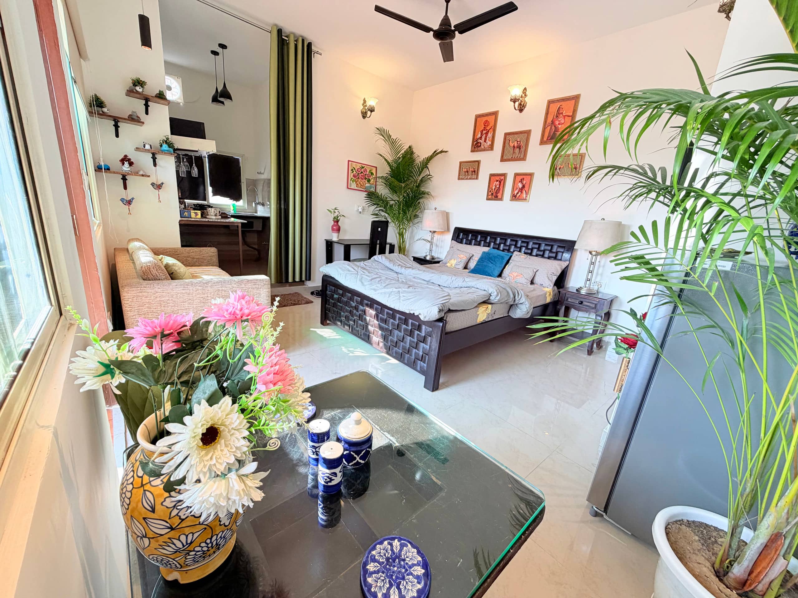 Runaway Studio Hangout Zone The Place To Be - Tap to explore photos