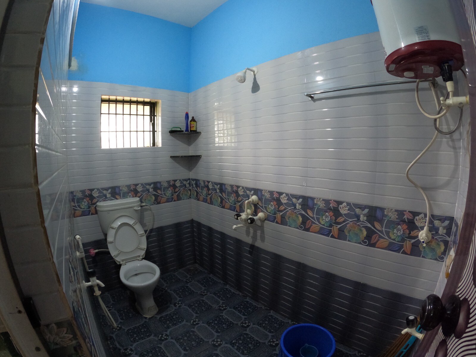 Alpha Home Stay - Tap to explore photos