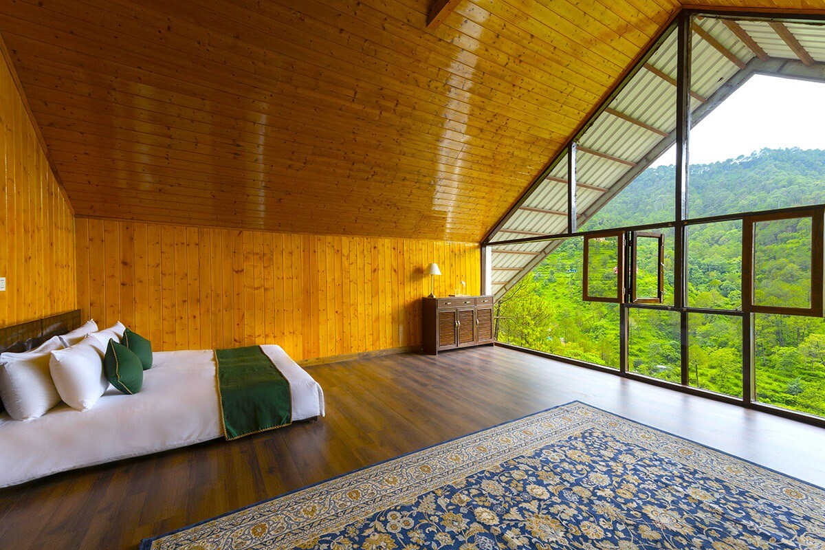 V are Family Spring Hills | 4BHK serviced villa with scenic views & BBQ - Tap to explore photos