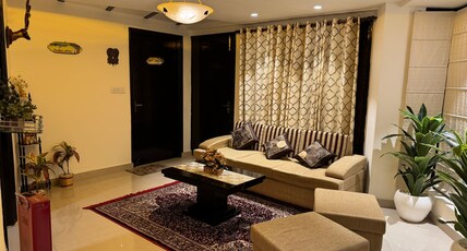 Mall Road Luxury 2BHK w Balcony WiFi Room Type - Mall Road Luxury 2BHK w Balcony WiFi