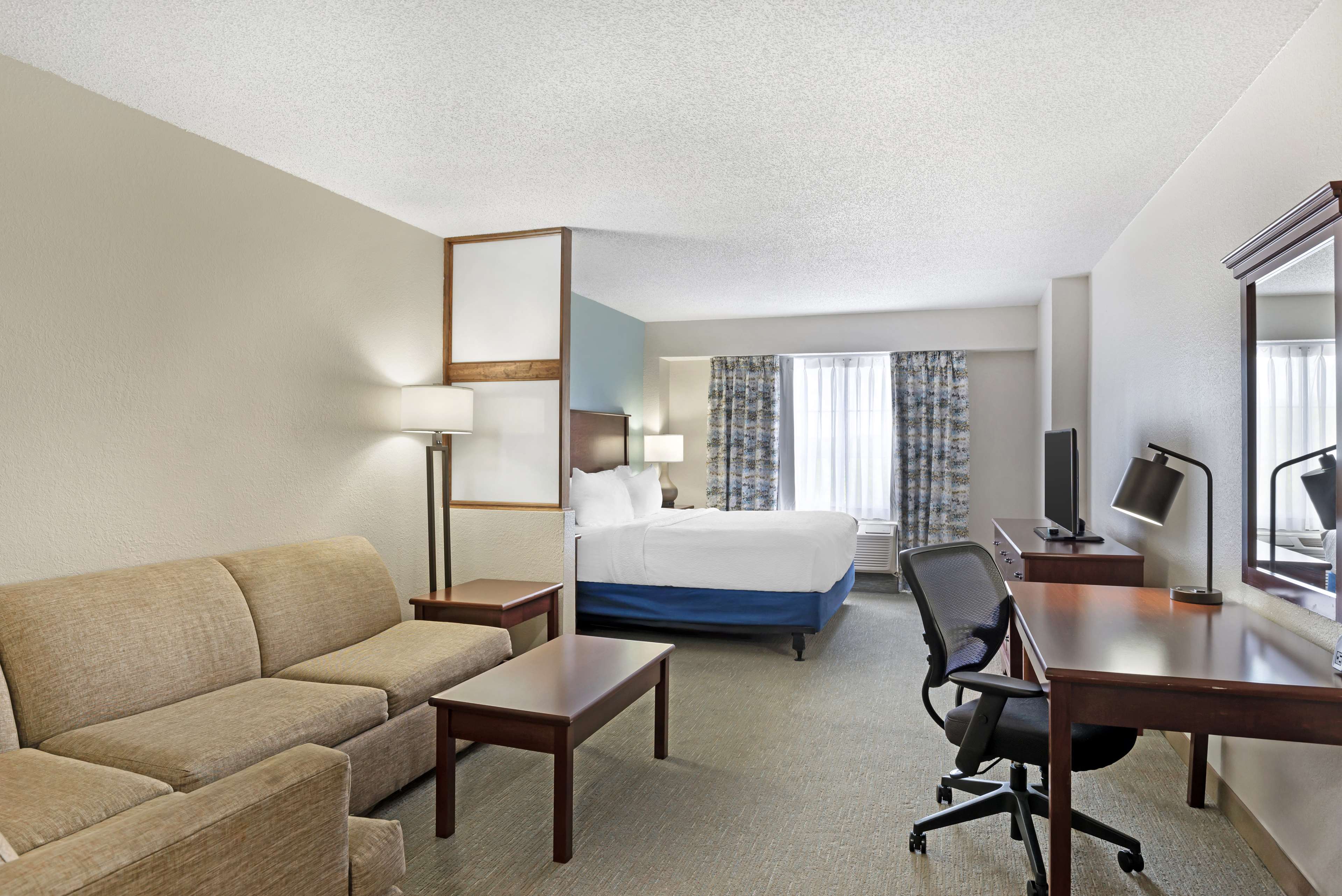 Best Western Plus Crossroads Inn & Suites - Tap to explore photos