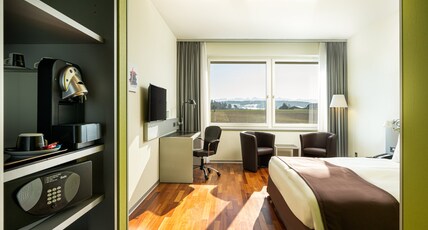 Holiday Inn BERN - WESTSIDE Room Type - 1 King Premium