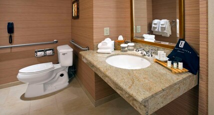 Embassy Suites by Hilton Loveland Conference Center & Spa Room Type - 2QUEENS MOB HR ACC TUB STE