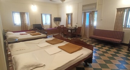 BENTLEYS HOTEL Room Type - AC Family Room With Pvt Outside Bath Room