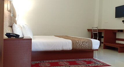 YARLAM EXPRESS Room Type - Non AC Deluxe Room