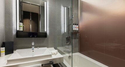 PULLMAN TOKYO TAMACHI Room Type - DELUXE EXECUTIVE ROOM, Lounge Access, 2 Single Beds