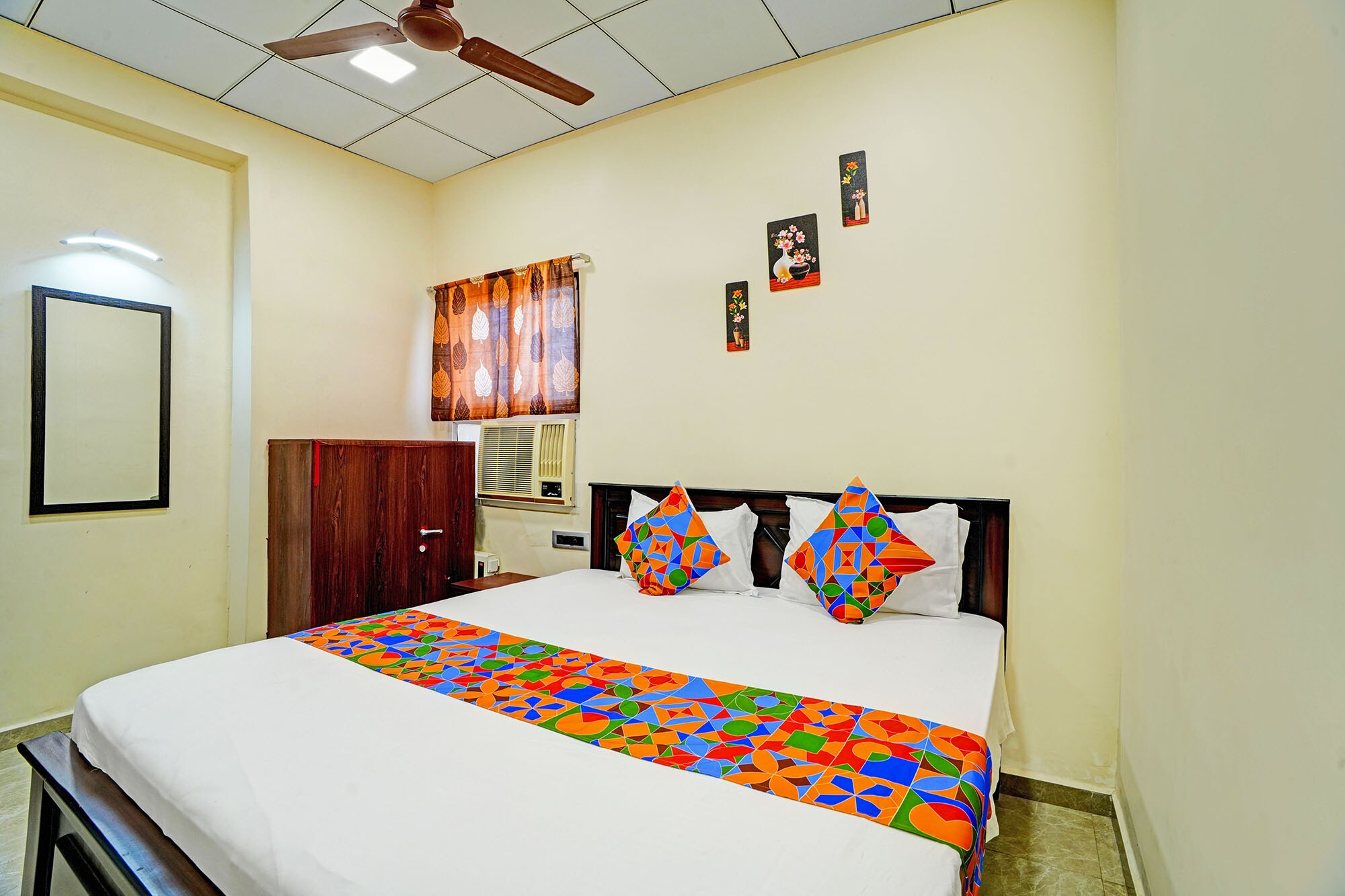 Via Yazhini Hospitality Services - Tap to explore photos