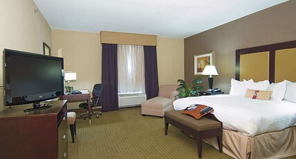 Hampton Inn & Suites Decatur Room Type - 1 KING BED NONSMOKING